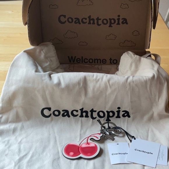๐ COACH COACHTOPIA CHERRY BAG CHARM ๐ - Picture 3 of 16